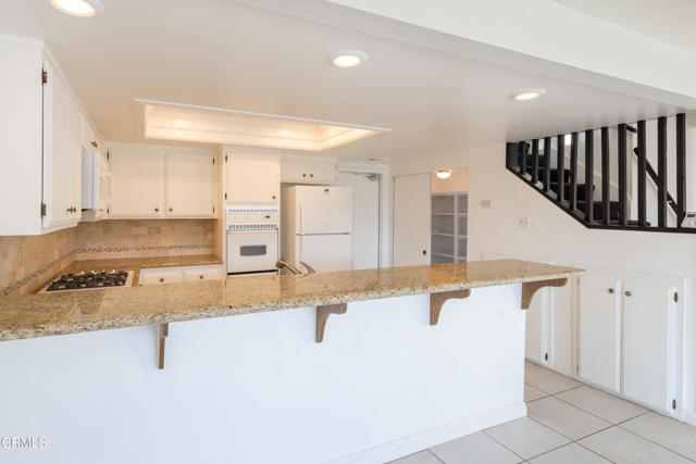 Detail Gallery Image 12 of 36 For 2414 Monaco Dr, Oxnard,  CA 93035 - 4 Beds | 2/1 Baths