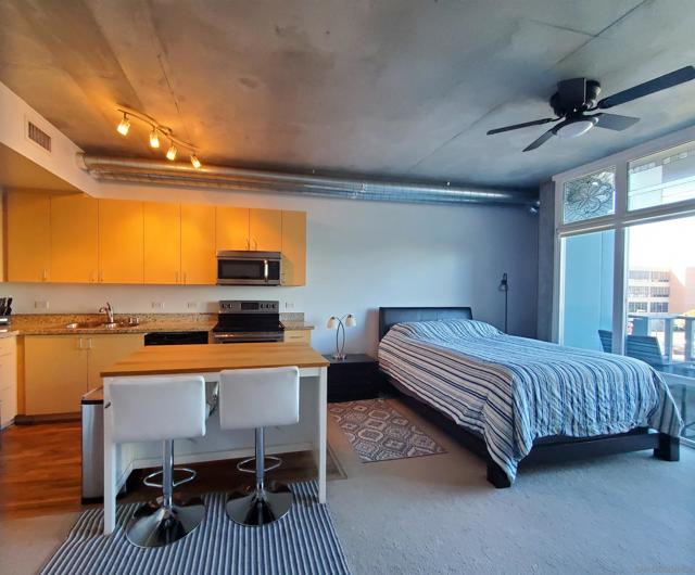 1080 Park Blvd #309, San Diego CA: https://media.crmls.org/mediaz/e7aa8bd3-fb2e-424b-a454-a5f27dbaa7a9.jpg