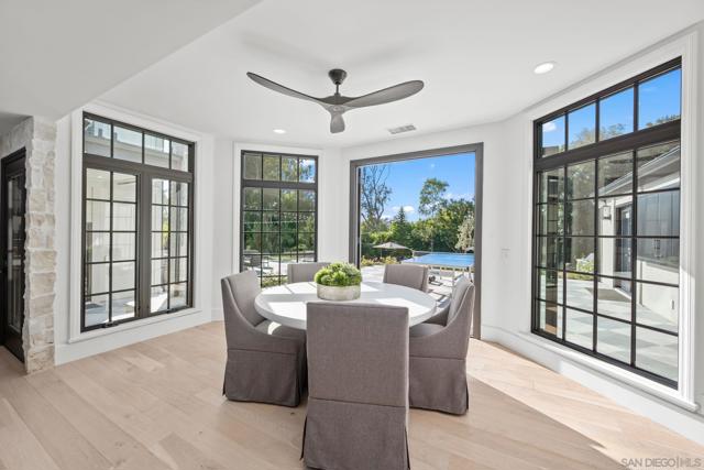 16770 Via De Los Rosales, Rancho Santa Fe CA: https://media.crmls.org/mediaz/e7aaa235-19c3-40f5-ac02-65f00f684961.jpg