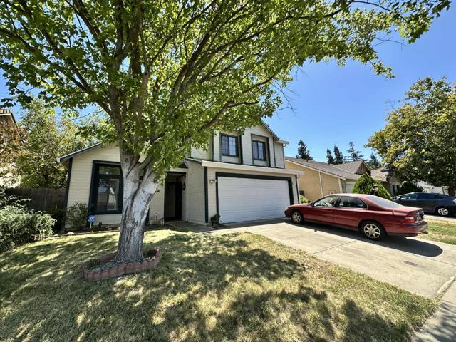 8959 Boreal Way, Elk Grove CA: https://media.crmls.org/mediaz/e7aaf665-c85e-4008-b28d-46b48bda8eec.jpg