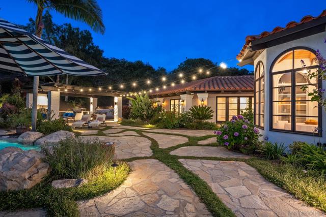 5354 El Camino Del Norte, Rancho Santa Fe CA: https://media.crmls.org/mediaz/e7ab5428-3d29-4133-8900-6f817ebddca7.jpg