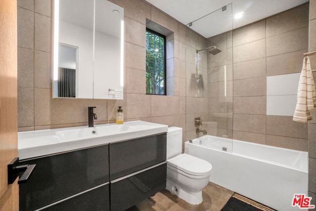 1335 N Fuller Avenue, Los Angeles CA: https://media.crmls.org/mediaz/e7ab5c23-14ff-4c7b-b8c1-87c8fc4b61cf.jpg