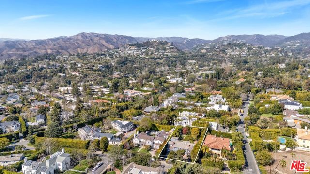 12911 MARLBORO Street, Los Angeles CA: https://media.crmls.org/mediaz/e7abab49-2ee4-4bfc-b7ab-10f4a1d0f362.jpg