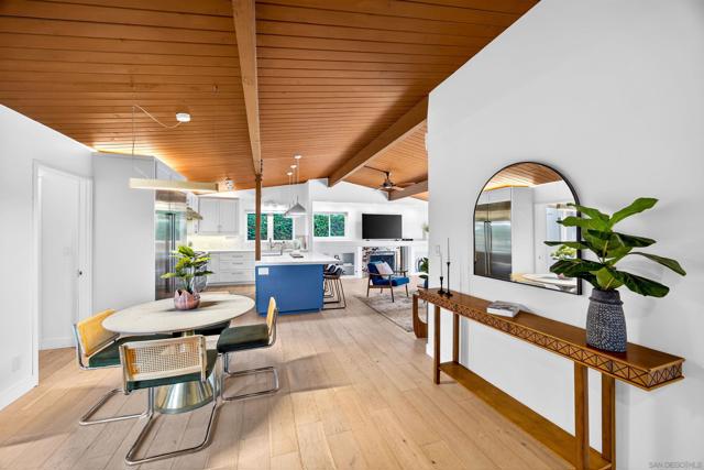 660 Cabrillo Ave, Coronado CA: https://media.crmls.org/mediaz/e7ac1d0a-5441-4088-a94c-f3879b9d8678.jpg