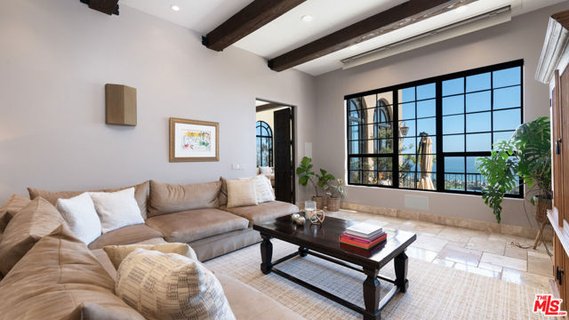 23806 Malibu Crest Drive, Malibu CA: https://media.crmls.org/mediaz/e7acd95d-3065-4779-bc83-b5dfdd0bb3f6.jpg
