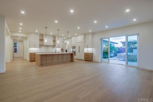 5380 Los Robles Drive, Carlsbad CA: https://media.crmls.org/mediaz/e7aec38e-8533-436a-b338-7788b9b77f42.jpg