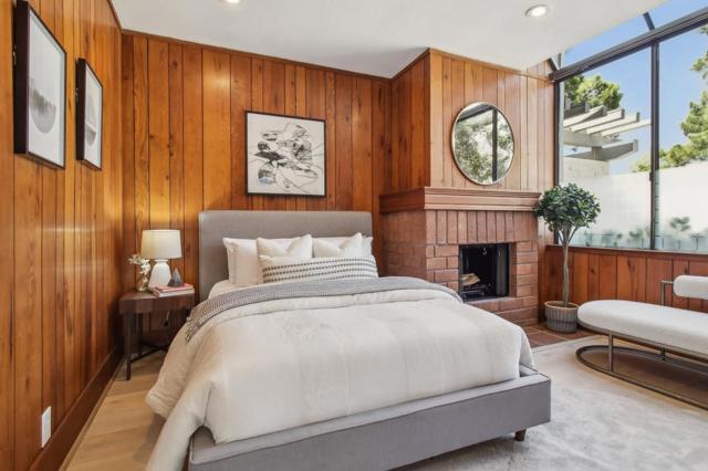 1 Spinnaker Place, Redwood City CA: https://media.crmls.org/mediaz/e7af179a-c0df-4dce-bdc5-c317452aa853.jpg