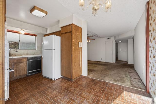 Detail Gallery Image 14 of 42 For 2087 Airedale Ave, Ventura,  CA 93003 - 4 Beds | 2 Baths