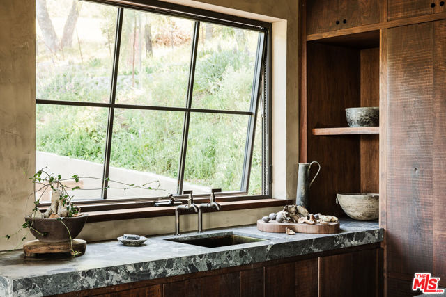 225 Powderhorn Ranch Road, Topanga CA: https://media.crmls.org/mediaz/e7afb0da-655d-44d4-96ee-afef65dd0f27.jpg