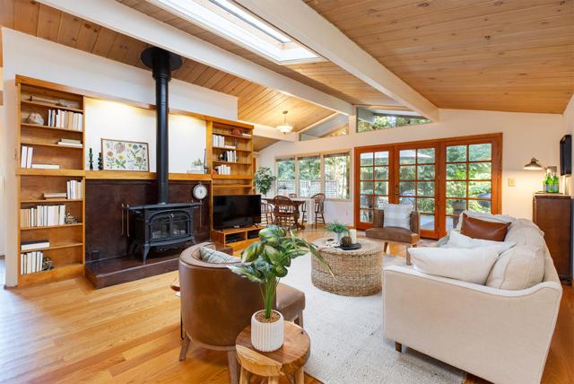 951 Jenny Way, Felton CA: https://media.crmls.org/mediaz/e7afcbf4-e0fc-4afd-b15d-27c4b0c75e65.jpg