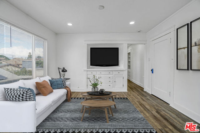 120 N Avenue 25, Los Angeles CA: https://media.crmls.org/mediaz/e7b0b665-f8c0-4317-9ecb-d07ade31b58c.jpg