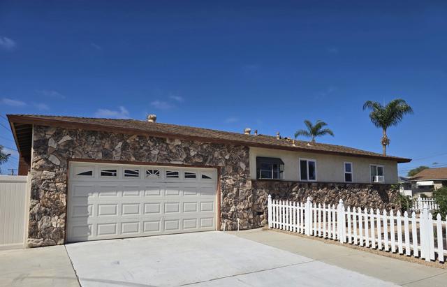 898 Date Ave, Chula Vista CA: https://media.crmls.org/mediaz/e7b16f01-faf0-485b-95c5-6a0edd7b645d.jpg