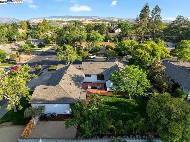 4374 Emory Way, Livermore CA: https://media.crmls.org/mediaz/e7b1baff-5789-4f9d-b03f-8952ba30538a.jpg