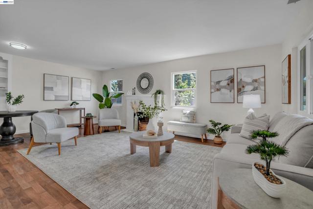 Image 7 of 36 For 16188 Yale Ave