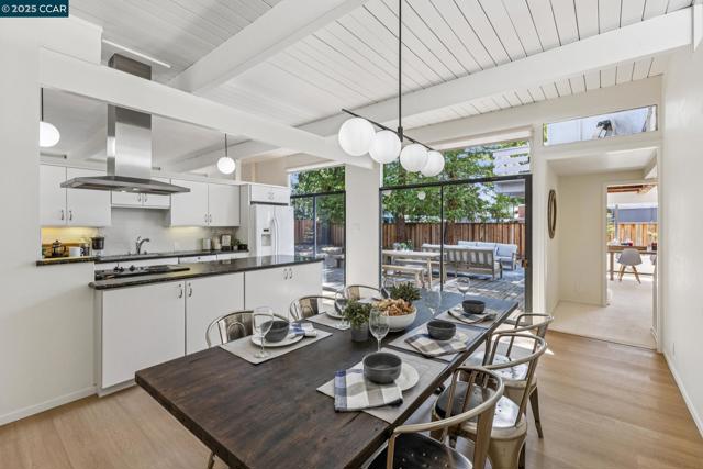 243 Santa Fe Dr, Walnut Creek CA: https://media.crmls.org/mediaz/e7b3b42a-0c99-4952-9eec-8bcb1bb49105.jpg