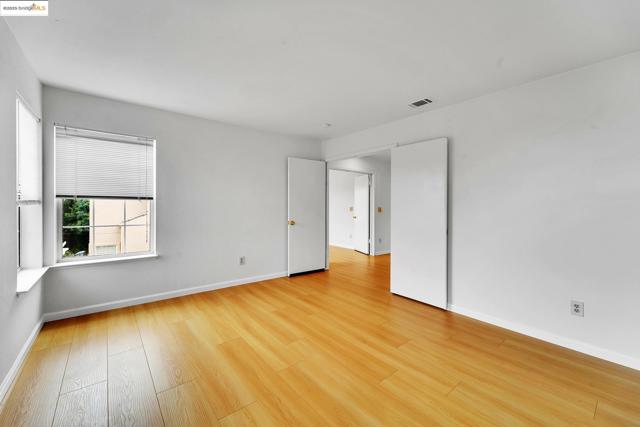 1764 Primrose Ln, Pinole CA: https://media.crmls.org/mediaz/e7b3edb2-2816-469a-963c-2dc839d38aa4.jpg