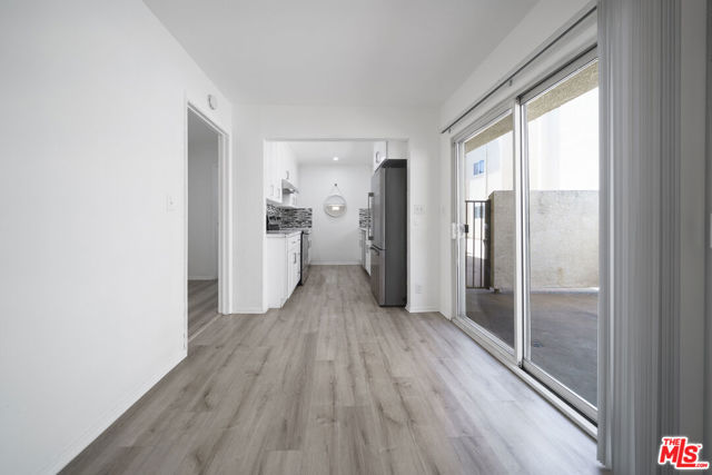 7631 Reseda Boulevard, Reseda CA: https://media.crmls.org/mediaz/e7b403b9-001f-4c30-ab7c-9e4a0694f7dc.jpg