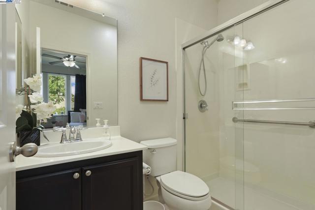 247 N Menlo Park Ct, Mountain House CA: https://media.crmls.org/mediaz/e7b426cb-5b38-473a-b39b-1fdea3ea0b59.jpg