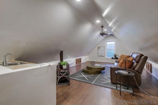 2543 Daisy Ln, Fallbrook CA: https://media.crmls.org/mediaz/e7b42cea-8872-4527-94da-9fc9d20b4ad8.jpg