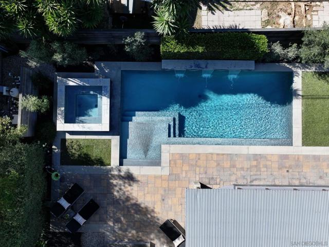 Image 10 of 48 For 554 Stratford Dr