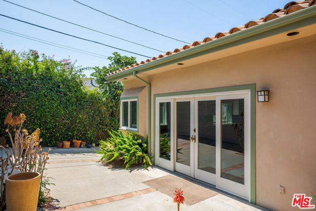 2049 Watson Street, Glendale CA: https://media.crmls.org/mediaz/e7b4c1a1-abbb-40df-8bdd-08b3f1ba05e4.jpg