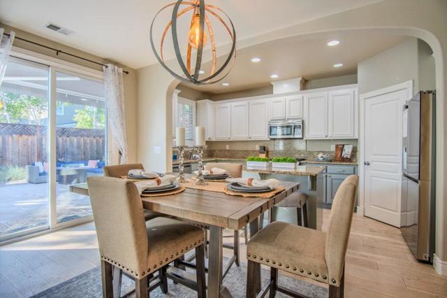 555 Calle Buena Vista, Morgan Hill CA: https://media.crmls.org/mediaz/e7b4d2bc-66b0-4af0-9677-9e54b85c3ba1.jpg
