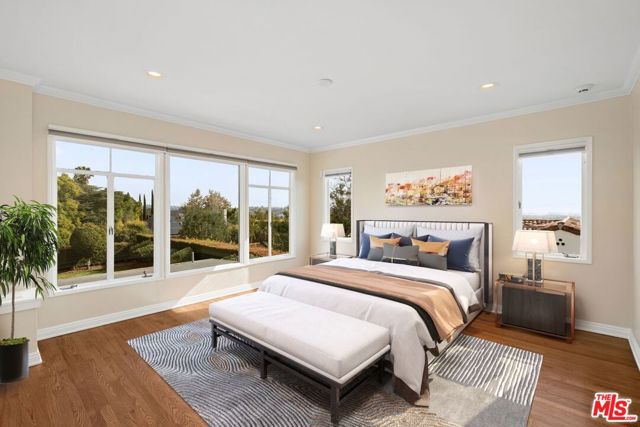 2332 Nottingham Avenue, Los Angeles CA: https://media.crmls.org/mediaz/e7b79a9d-c3ec-42fc-9cb1-234bd521fcbc.jpg