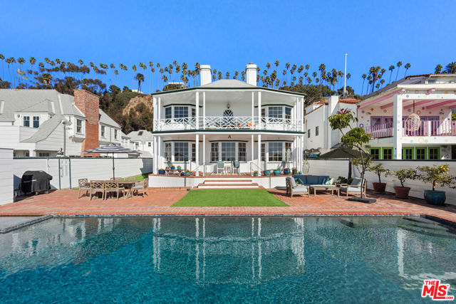 605 Palisades Beach Road, Santa Monica CA: https://media.crmls.org/mediaz/e7b7f2e4-1806-4474-b2ab-346dc7b01f14.jpg