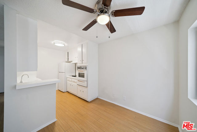 7032 Lanewood Avenue, Los Angeles CA: https://media.crmls.org/mediaz/e7b8c186-3efb-44a4-8fa2-c8ad2e609e6d.jpg