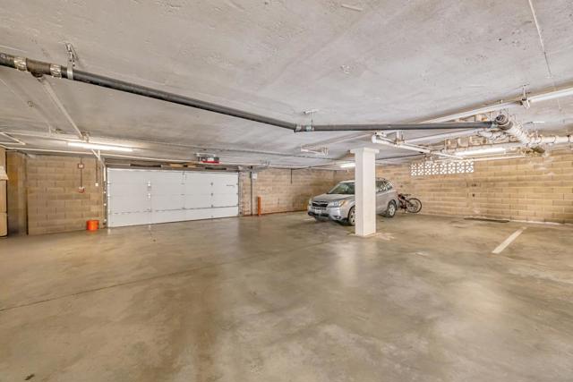 1427 Floribunda Avenue, Burlingame CA: https://media.crmls.org/mediaz/e7b8d94e-ca5f-4e8e-8efb-bfa1dd480e17.jpg