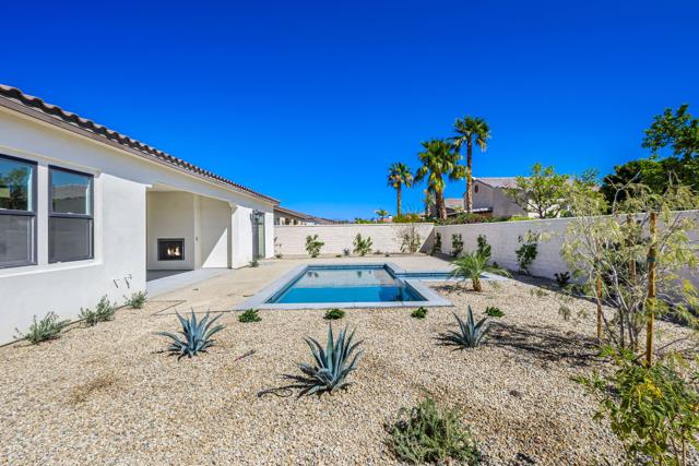 57540 Cherrywood Place, La Quinta CA: https://media.crmls.org/mediaz/e7b914b1-6fe8-41cb-9725-d2559d7ae9a6.jpg