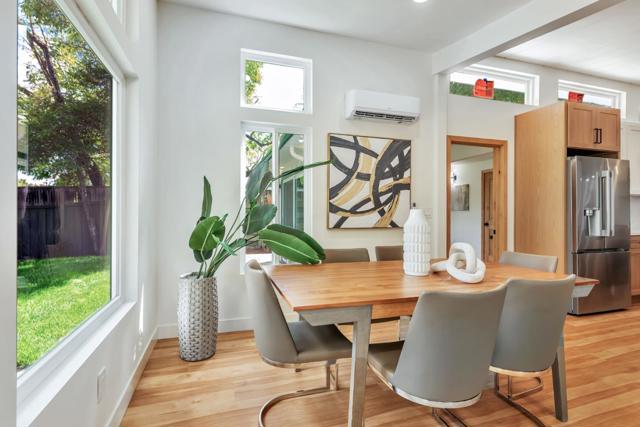 4225 Park Boulevard, Palo Alto CA: https://media.crmls.org/mediaz/e7b9211b-1210-448a-93bd-20de175de87b.jpg