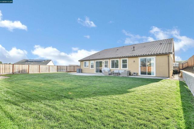 5420 Promontory Way, Antioch CA: https://media.crmls.org/mediaz/e7b94e4e-f2ef-444e-a271-88092e0068b4.jpg