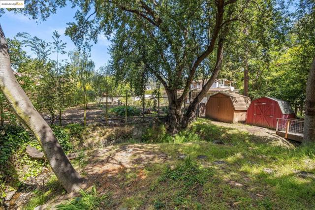 1675 Visalia Ave, Berkeley CA: https://media.crmls.org/mediaz/e7b9c680-96d4-4ad0-aae3-7784950d89f6.jpg
