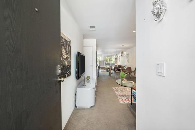 550 N Villa Court, Palm Springs CA: https://media.crmls.org/mediaz/e7ba6eac-b0df-46cf-99d1-46a2820fe164.jpg