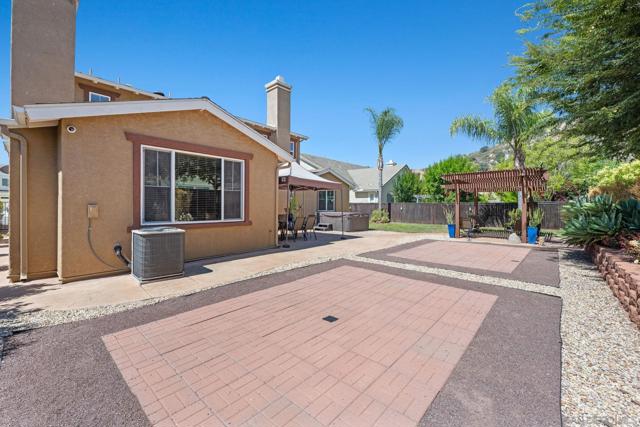 2954 Rangpur Court, Escondido CA: https://media.crmls.org/mediaz/e7babbbf-1dab-4071-9666-f0f8d364f8c8.jpg