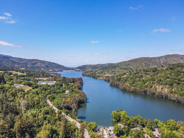 20420 Idylwild Road, Los Gatos CA: https://media.crmls.org/mediaz/e7bb784e-9648-47f7-8097-4bdd17c0043f.jpg