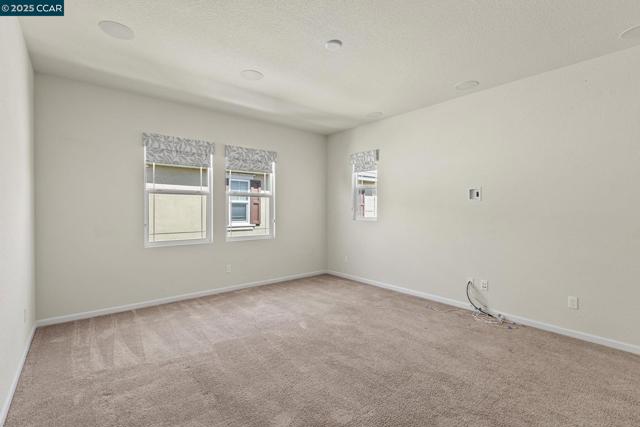 589 W Huntington Ave, Mountain House CA: https://media.crmls.org/mediaz/e7bd40a3-899c-44cd-bb8a-43a501080c7f.jpg