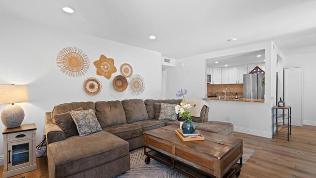 725 Brookstone Road, Chula Vista CA: https://media.crmls.org/mediaz/e7bd60df-8a15-4271-bceb-d3c139a2b78a.jpg