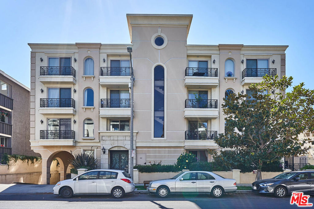 135 S Swall Drive #302