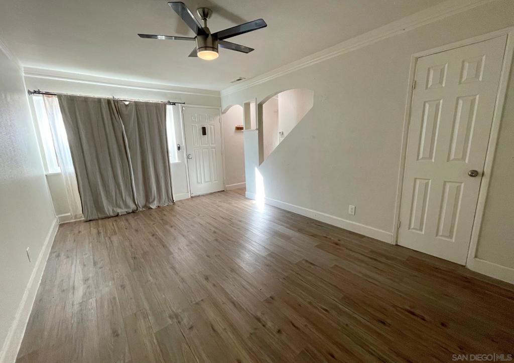 1060 E Washington Ave - photo 7