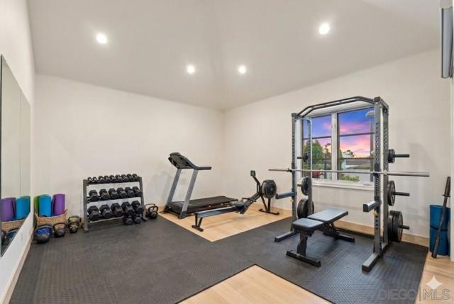 617 Gage Drive, San Diego CA: https://media.crmls.org/mediaz/e7be85ff-6bc5-436d-9e7b-9312eb901501.jpg