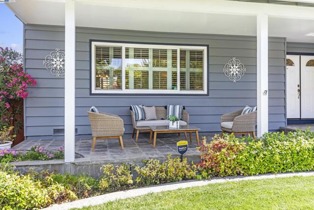 41938 Via San Carlos, Fremont CA: https://media.crmls.org/mediaz/e7bf1756-1cdd-43a0-bc45-f9218a22a030.jpg