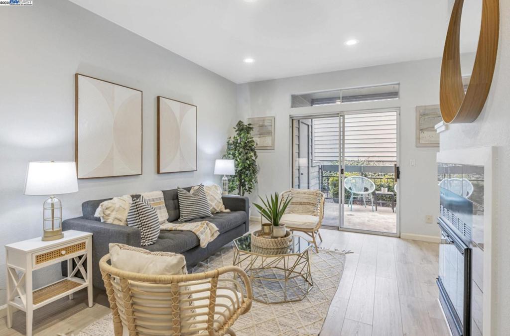 7595 Canyon Meadow Cir