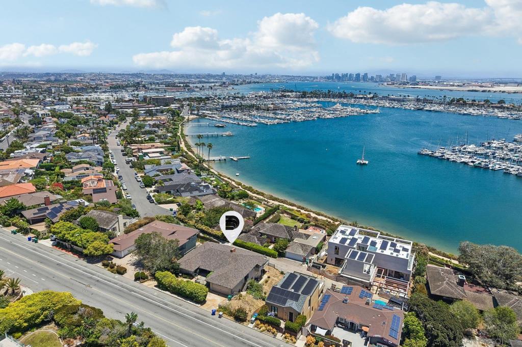 827 Rosecrans St - photo 3