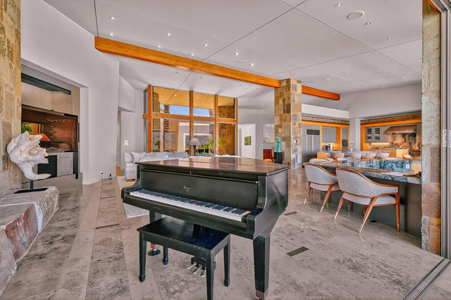 9 Rockcrest, Rancho Mirage CA: https://media.crmls.org/mediaz/e7c017dd-55b9-425f-a645-61169e664aeb.jpg