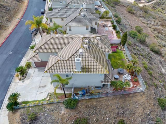 10394 Valley Waters Dr, Spring Valley CA: https://media.crmls.org/mediaz/e7c042a7-73d5-469a-ba53-3adc852ecd4e.jpg