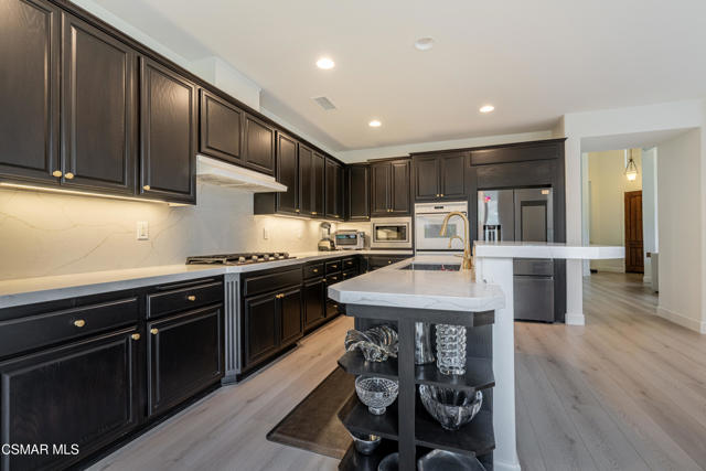 5314 Via Dolores, Newbury Park CA: https://media.crmls.org/mediaz/e7c09205-0397-4129-82a0-c19656ec7f98.jpg