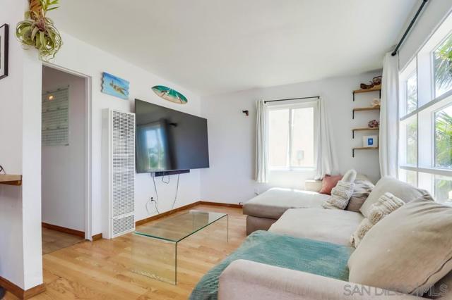 4053 55 Jewell St, San Diego CA: https://media.crmls.org/mediaz/e7c136c3-b3ef-401c-837a-ef284a41d819.jpg