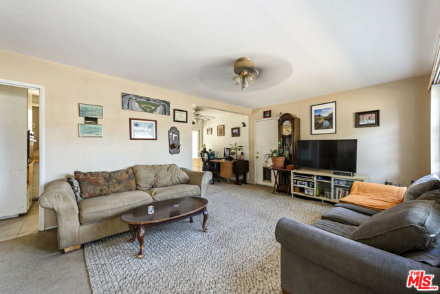 4119 Florence Street, Simi Valley CA: https://media.crmls.org/mediaz/e7c1ae13-6829-407a-b2af-bb0a331d12ab.jpg